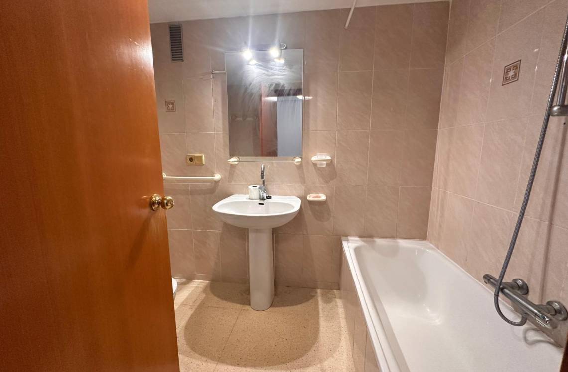 ALICANTE Benidorm, ,  03502