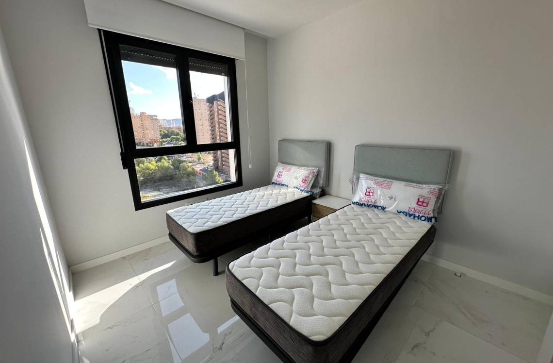 ALICANTE Poniente, ,  03502