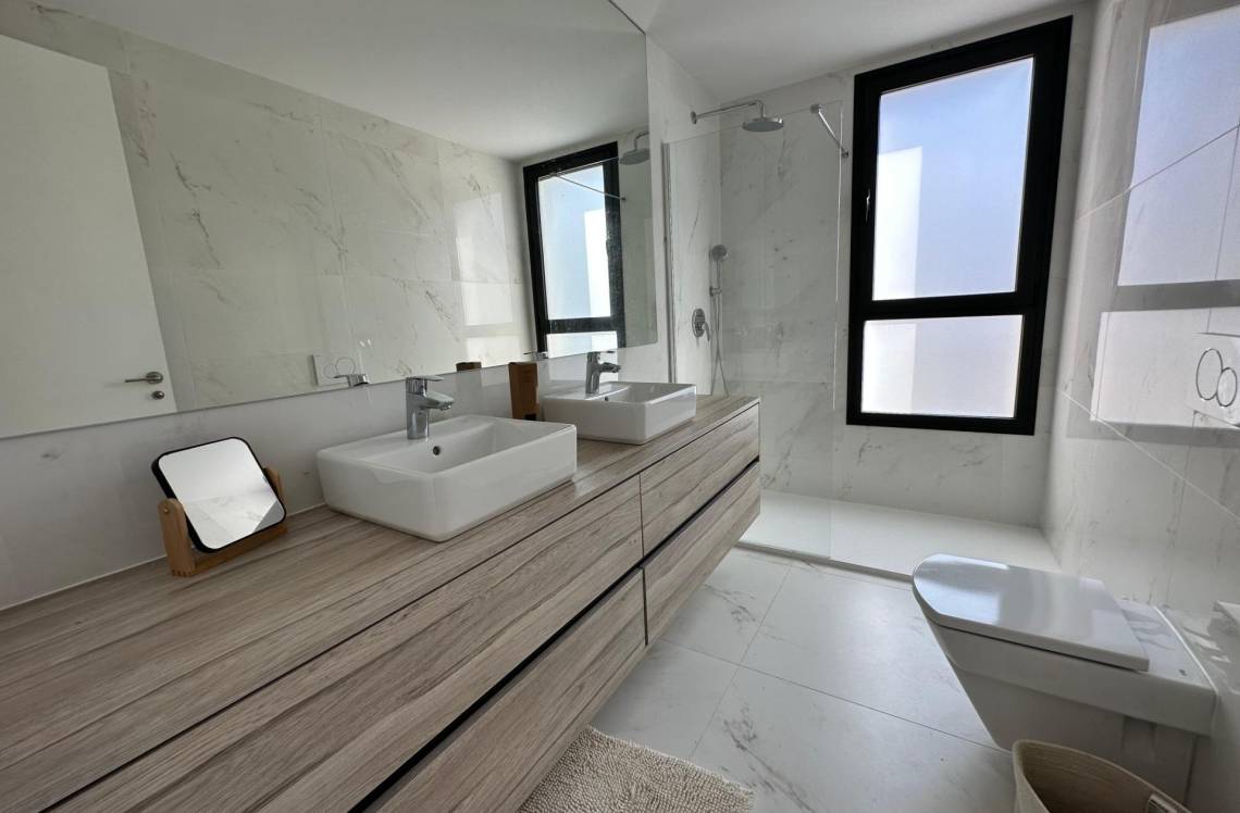 ALICANTE Poniente, ,  03502