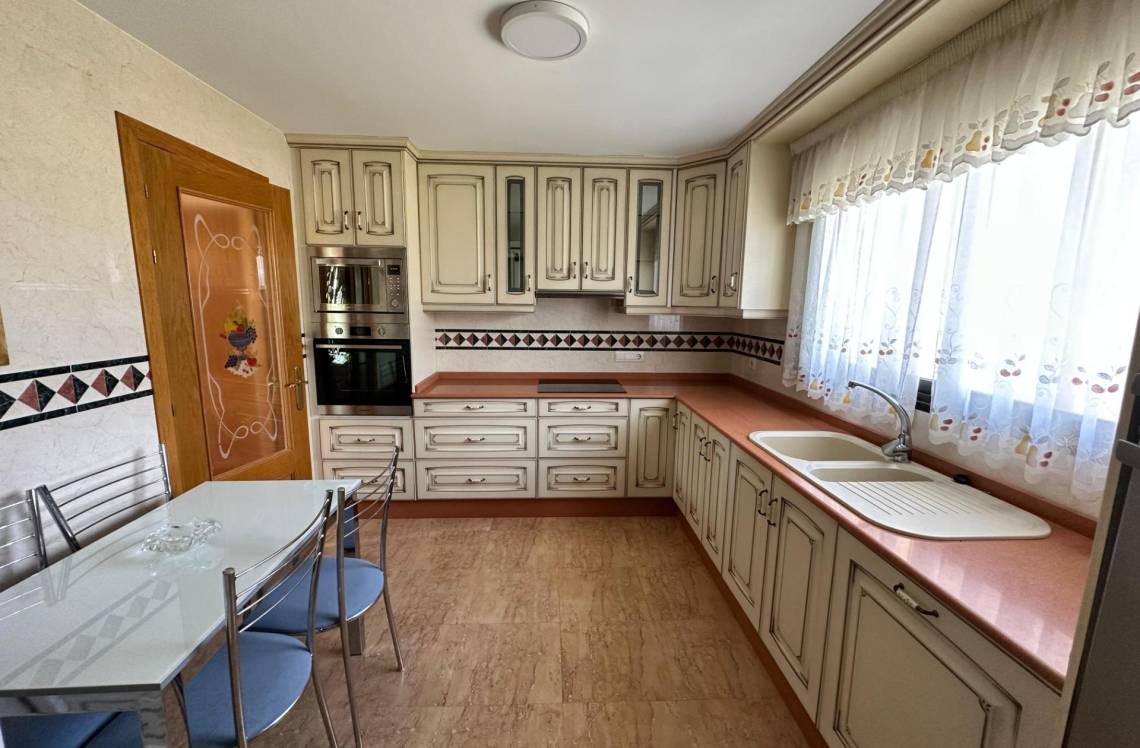 ALICANTE Poniente, ,  03502