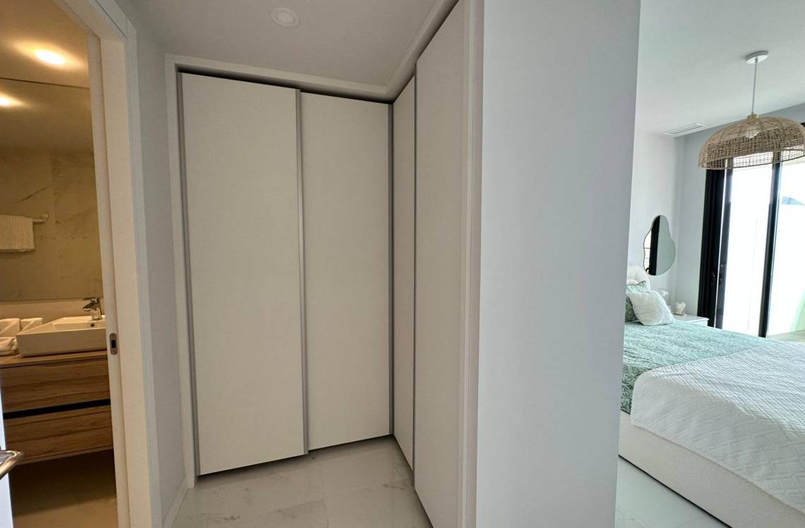 ALICANTE Poniente, ,  03502