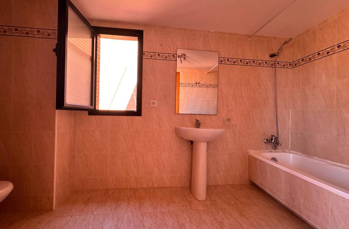 ALICANTE Cala de Villajoyosa, ,  03570